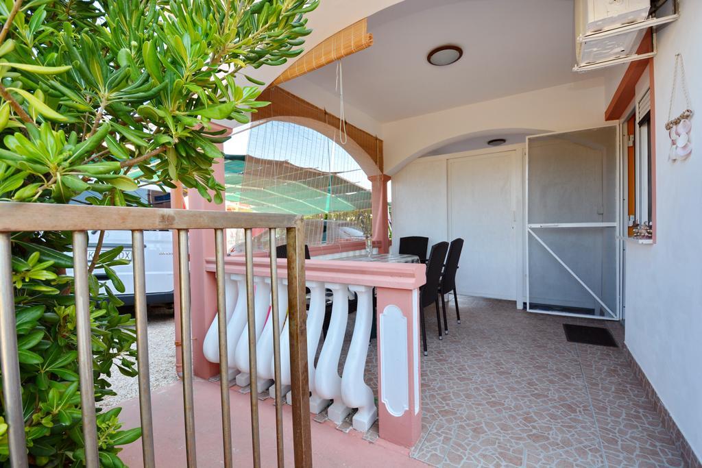 Apartments Sandra Vir Exterior foto